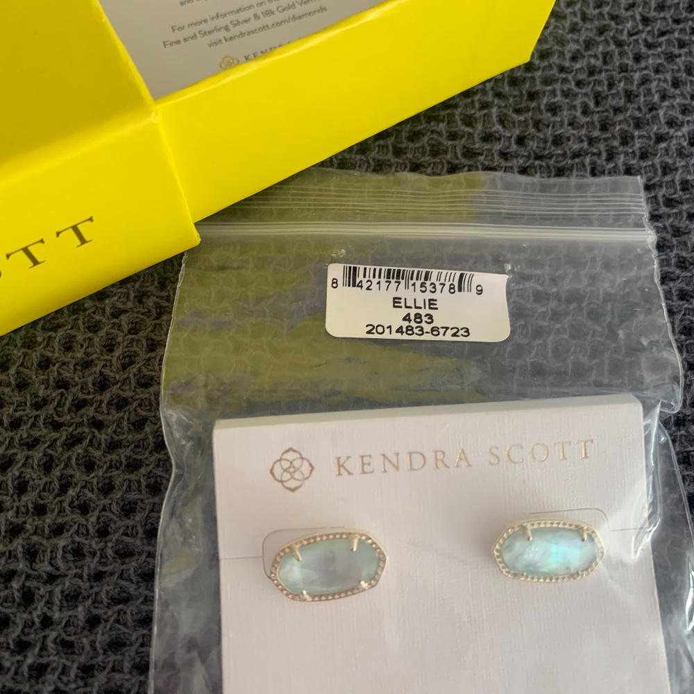 Kendra Scott NWT Ellie Earrings